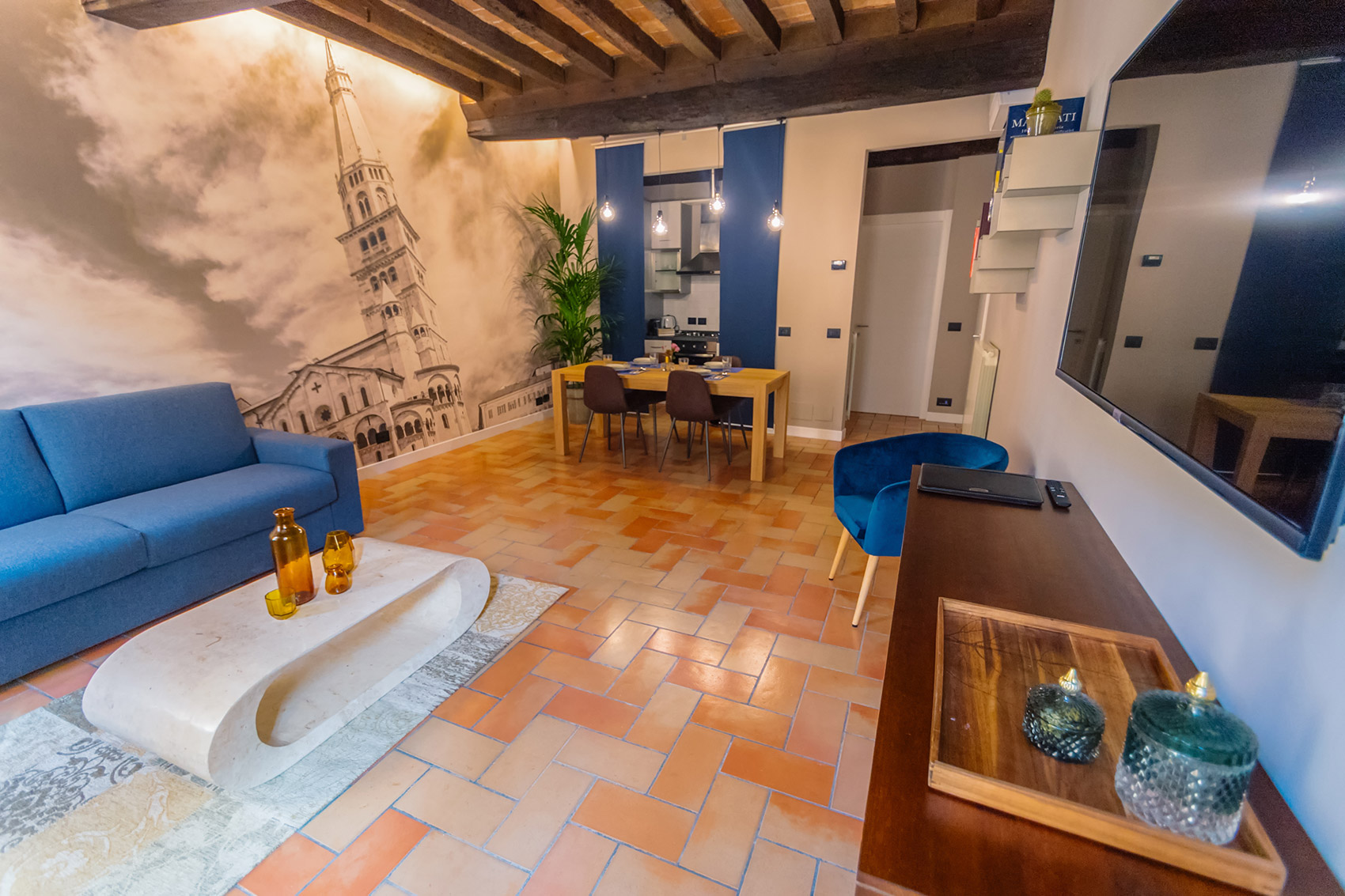 Elegance, refinement and uniqueness in the heart of the historic center of Modena